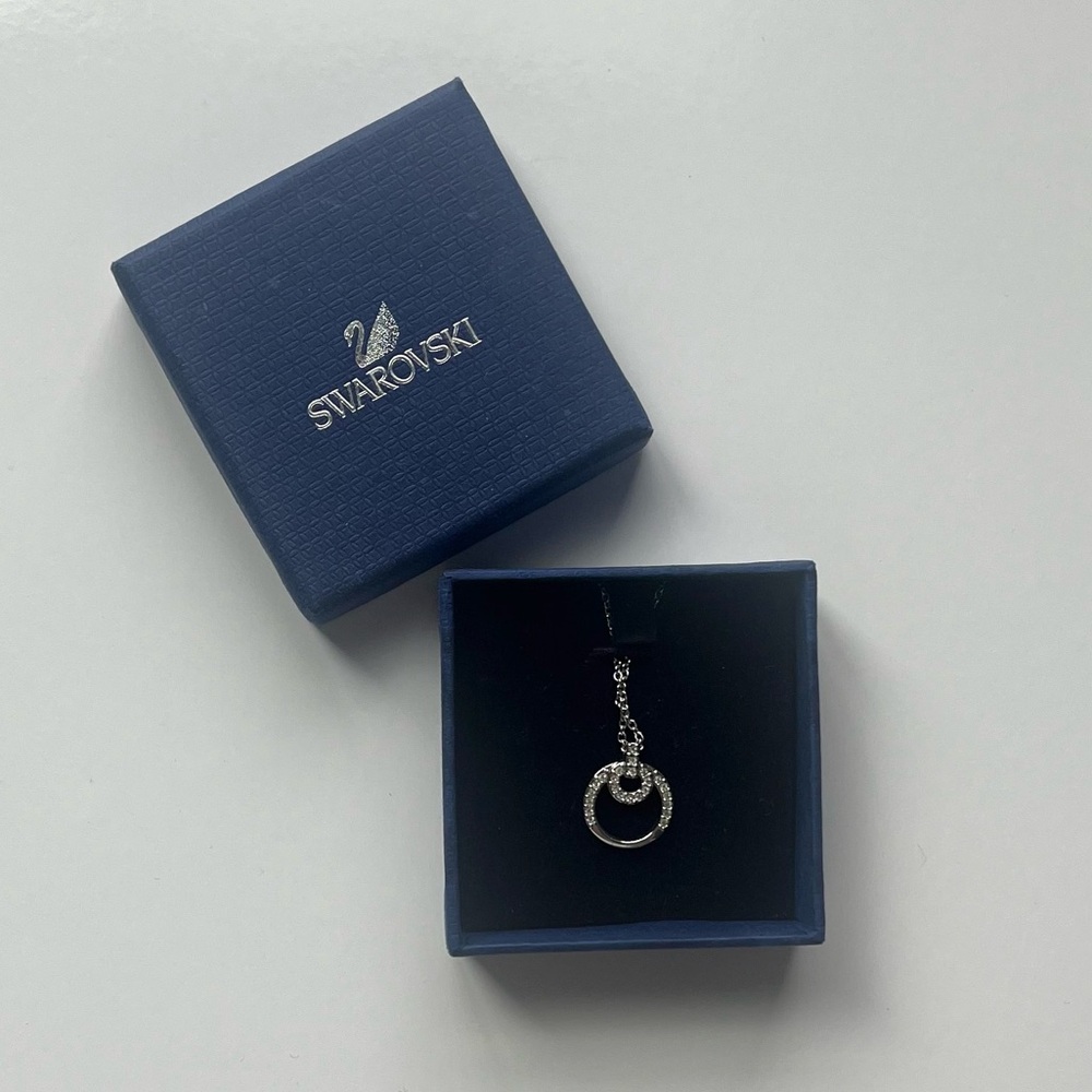 NEW Swarovski Signed Crystal Silver Tone Double Circle Pendant Necklace